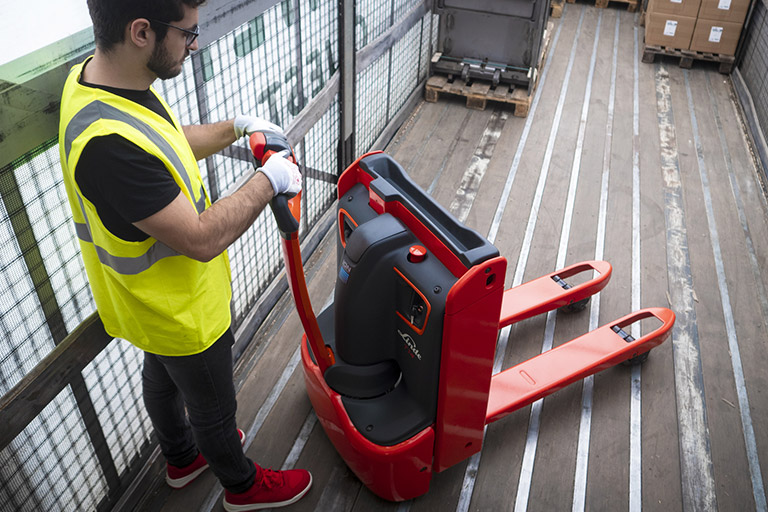 new linde t14 t16 low lift truck in operation