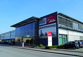 Main building of GRUMA Nutzfahrzeuge GmbH in Derching