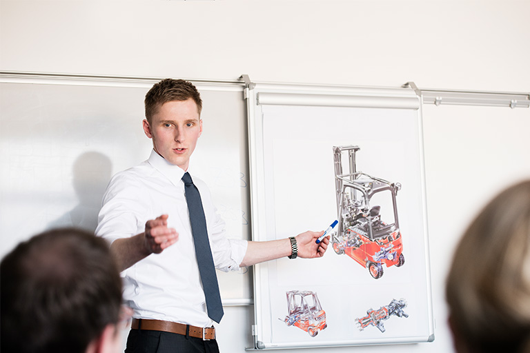 Annual instruction for forklift trucks with students