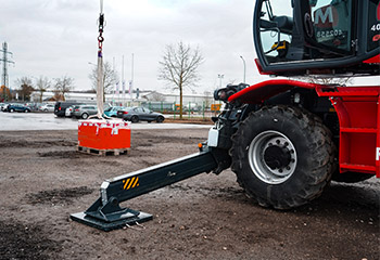 Red telescopic loader with support