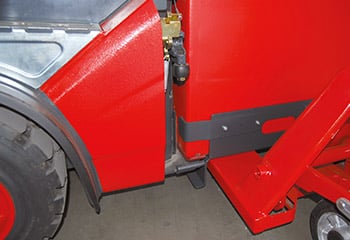retract lift truck on guide rail