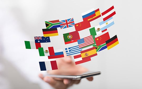 smartphone mit länderflaggen