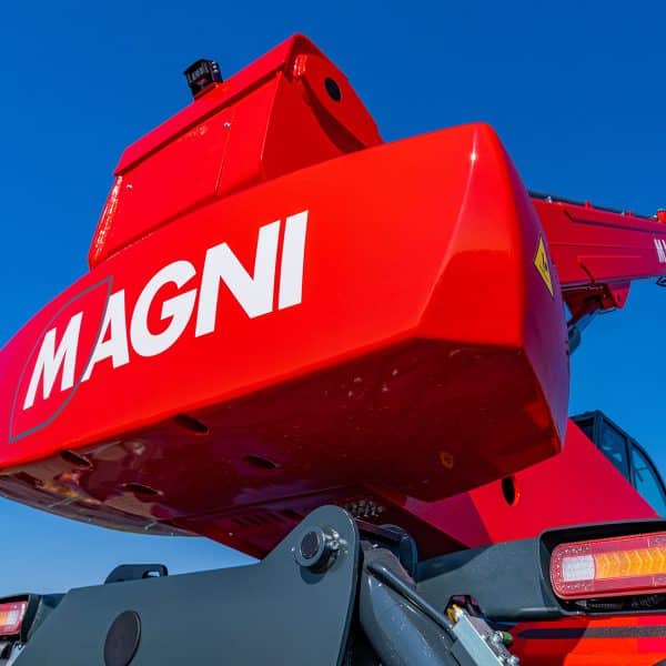 magni rth 8.27 telescopic loader from the rear
